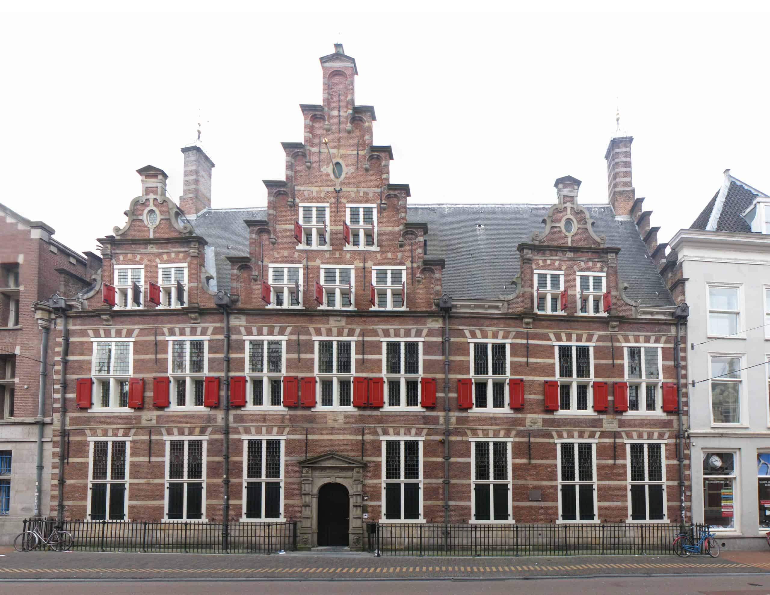 Kneppelhout lawyers - Property Law and Environmental Law at 'Hoogheemraadschap van Rijnland'